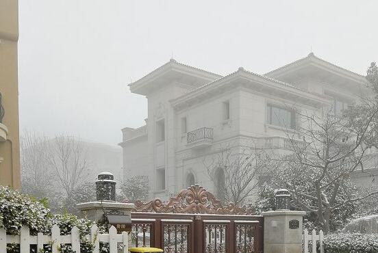 有了这样的庭院，不想再错过余生的每一场雪...